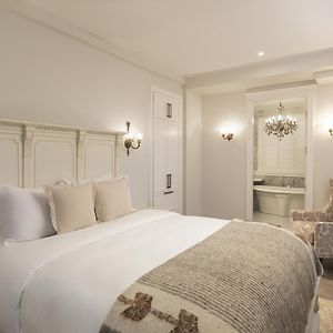 Penthouse Queen Room