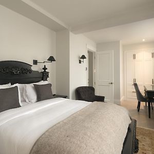 Penthouse Queen Room